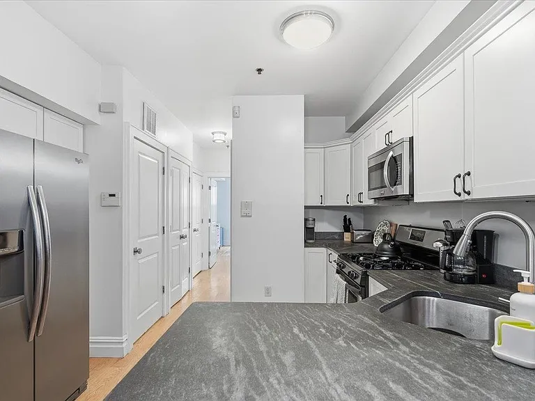 610 Madison St #1 — Photo 11