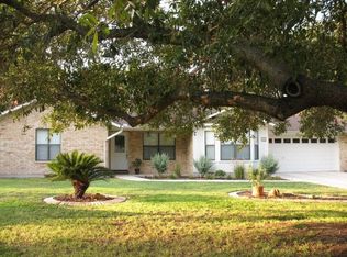 420 Twin Oak Rd, Seguin, TX 78155