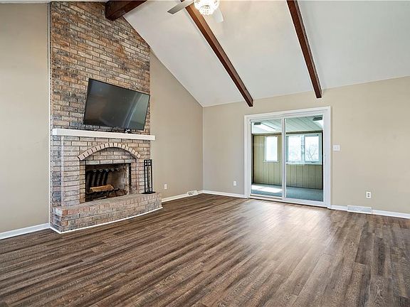 3rd image of 1140 Canterbury Ln