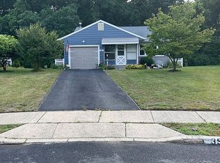 35 Yucca Ct, Toms River, NJ 08755