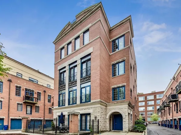710 N Orleans St #D, Chicago, IL 60654