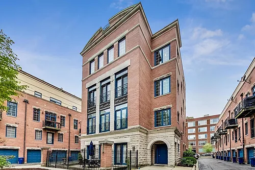 710 N Orleans St #D Photo 1 710 N Orleans St #D Photo 1