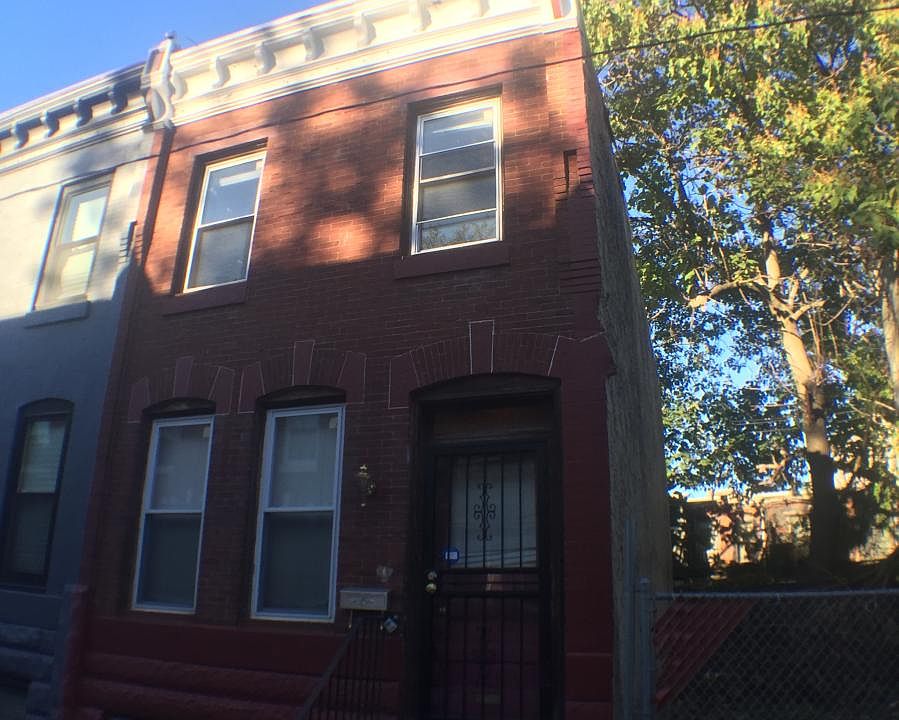 1st image of 1328 N Hollywood St