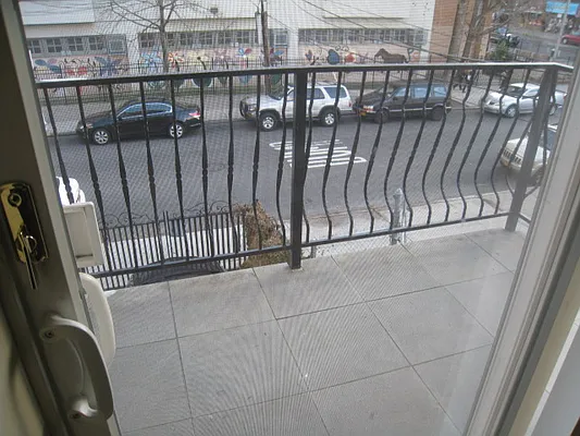 Rented by Alexiou Realty | media 3