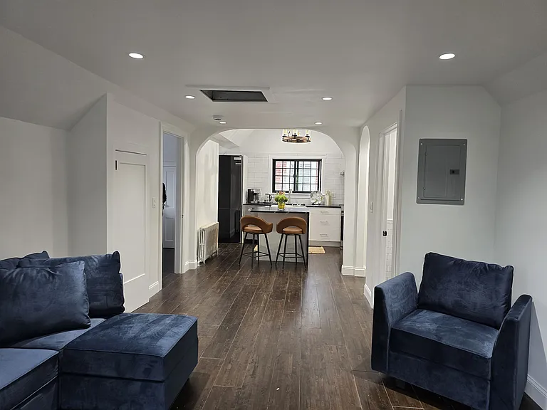 83 Rollins Ave #2 — Photo 5