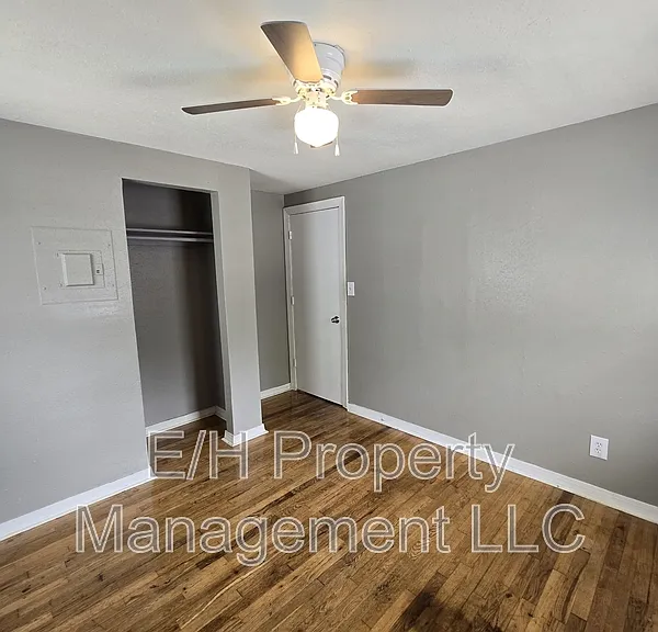 1010 E 8th St N — Photo 14