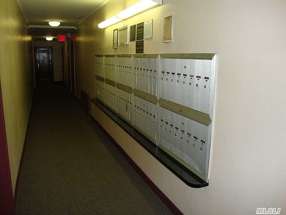 3rd image of 8431 Van Wyck Expy APT 1B