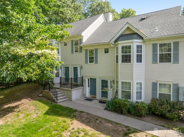 2002 Cypress Ln, East Brunswick, NJ 08816