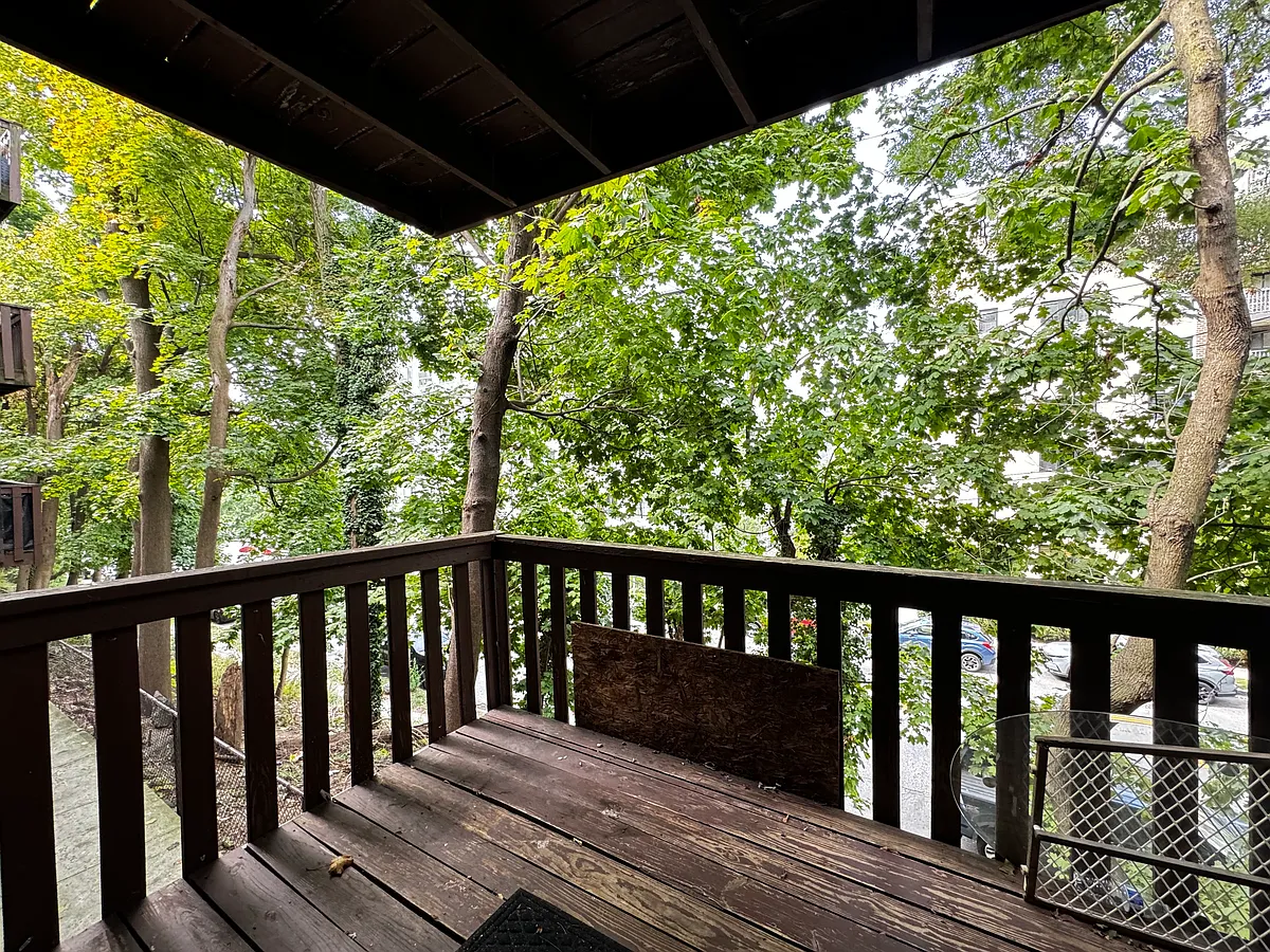 Building Photo - 37 Odell Ave #3A