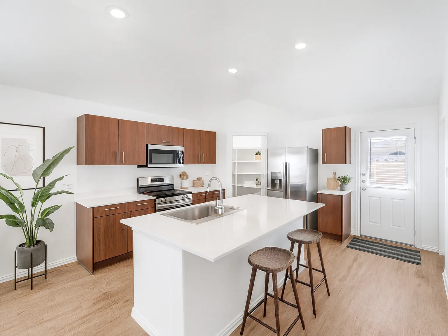 3 bed, 1460 sqft, $2,050 — Photo 4