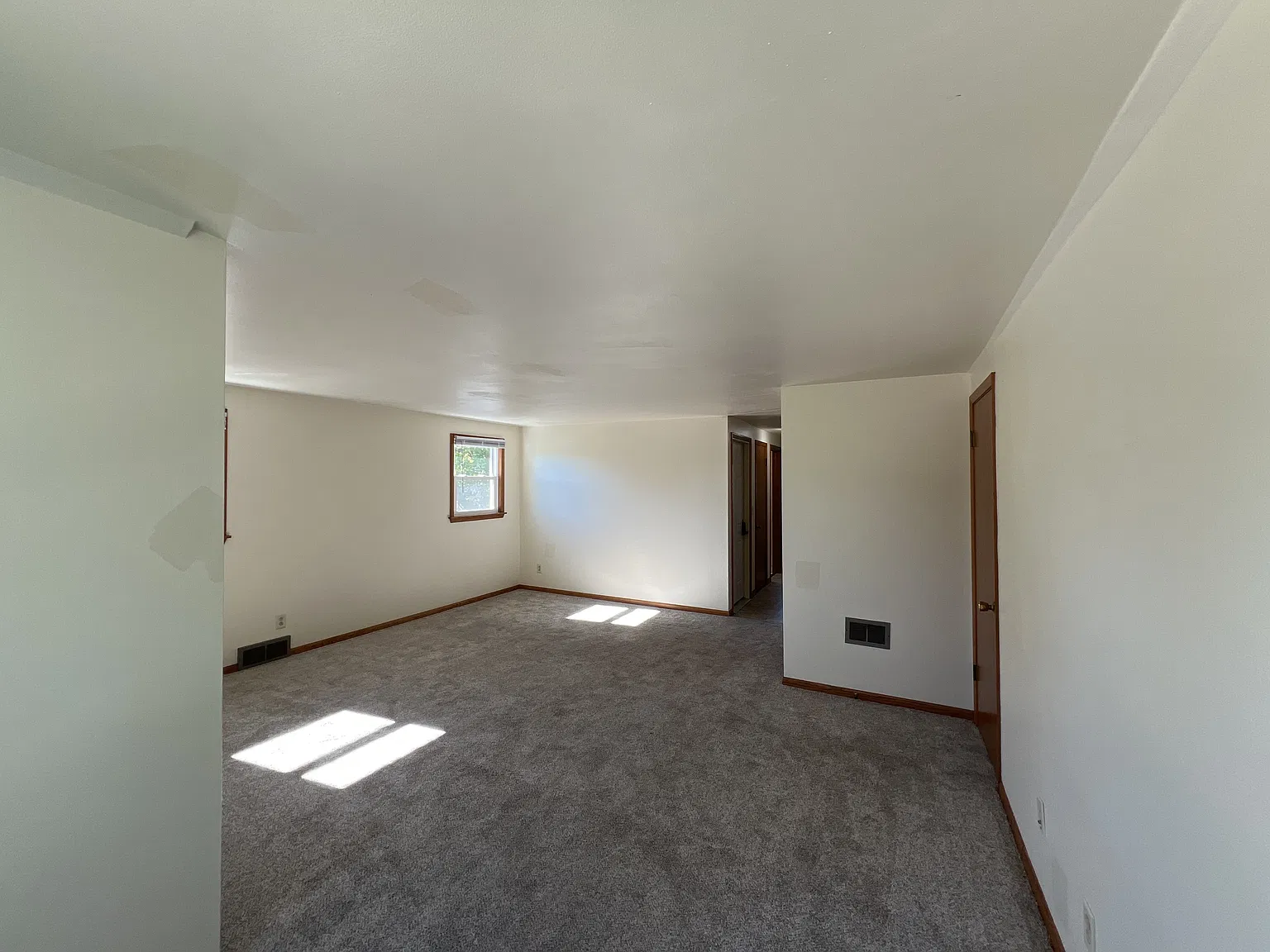 1728 Cleveland Ave - Upper — Photo 4