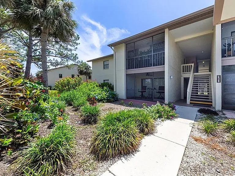 638 Bird Bay Dr E #201 — Photo 1