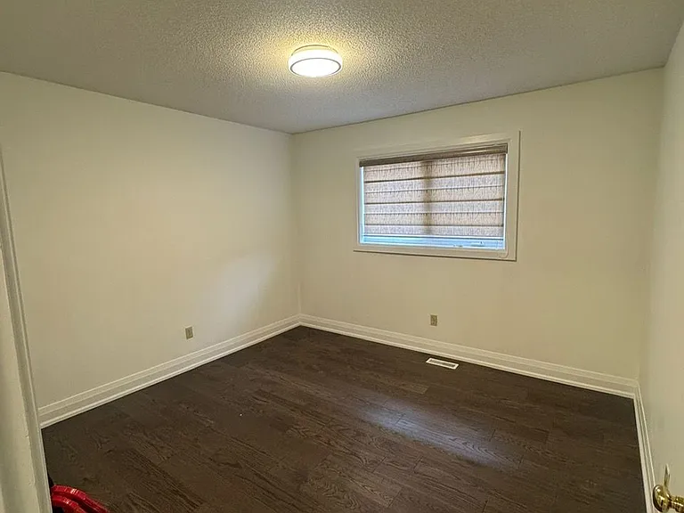 5 Burwash Ct — Photo 5