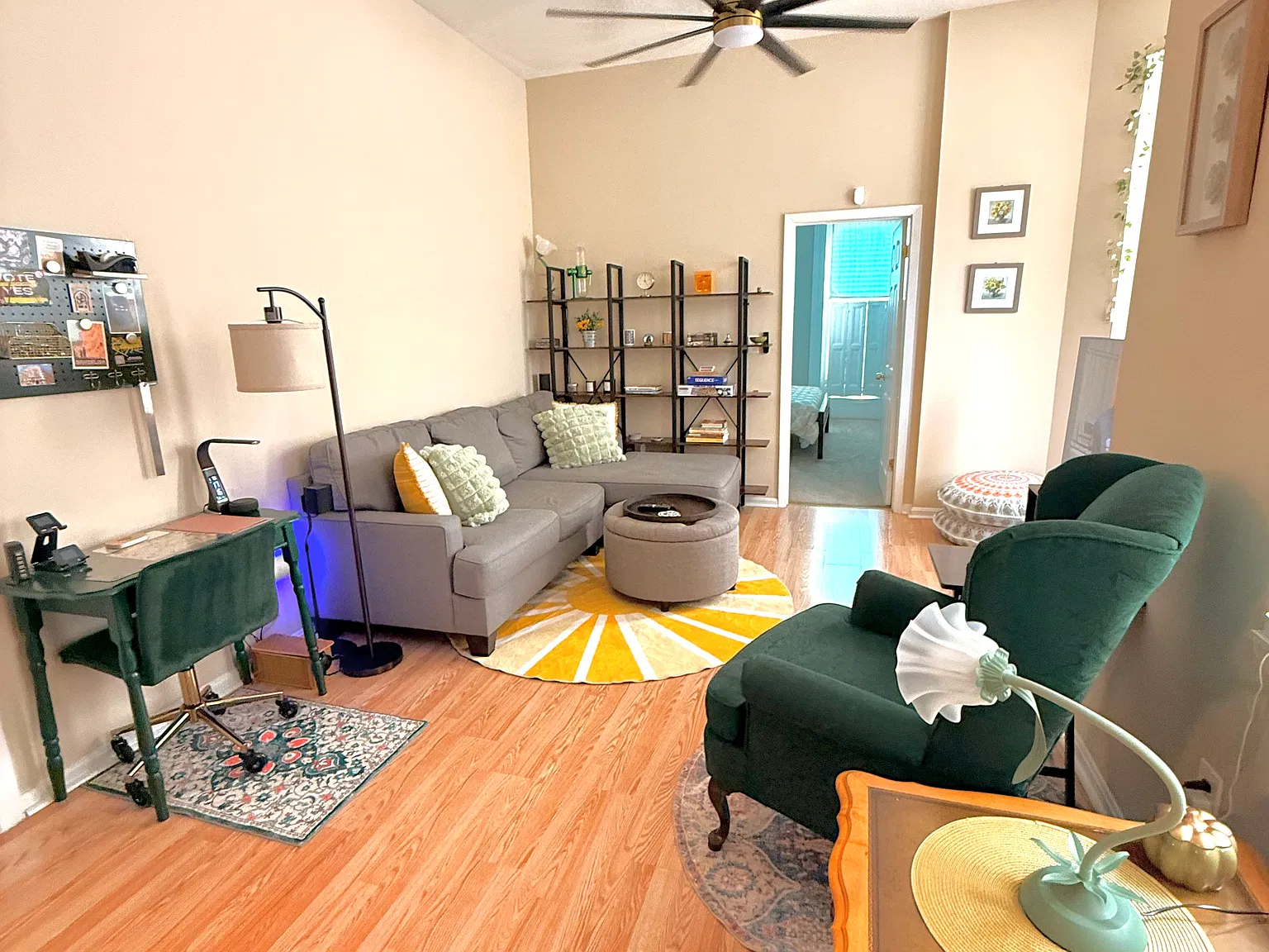 2 bed, 1200 sqft, $2,400 — Photo 2