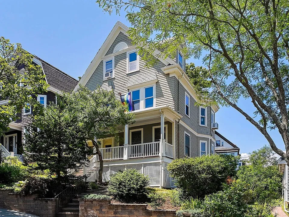17 Windermere Rd #1