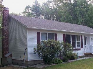 14 Birch Rd, Deerfield, NH 03037