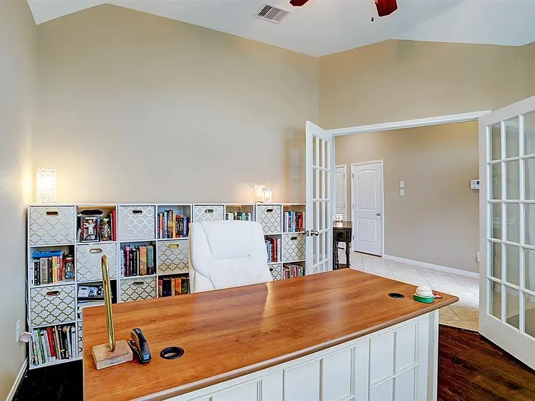 4411 Eclipse Park Ct — Photo 4