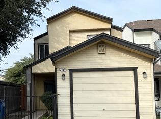 2509 N Knoll Ave, Fresno, CA 93722