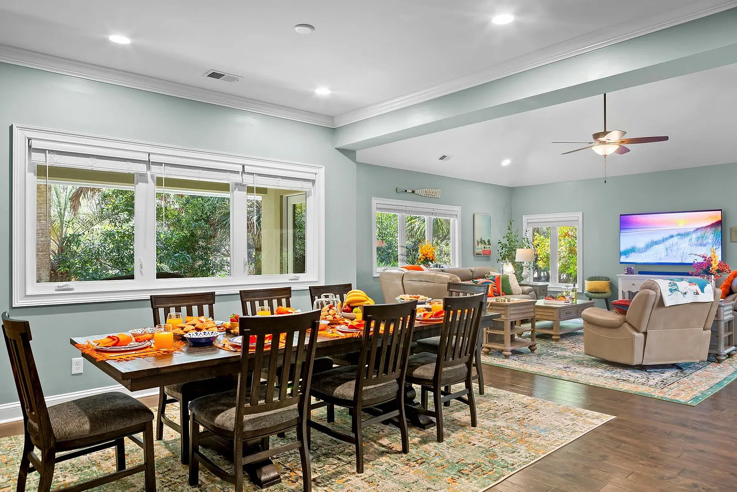 5 bed, 6.0 bath, 2992 sqft, $9,647 — Photo 1