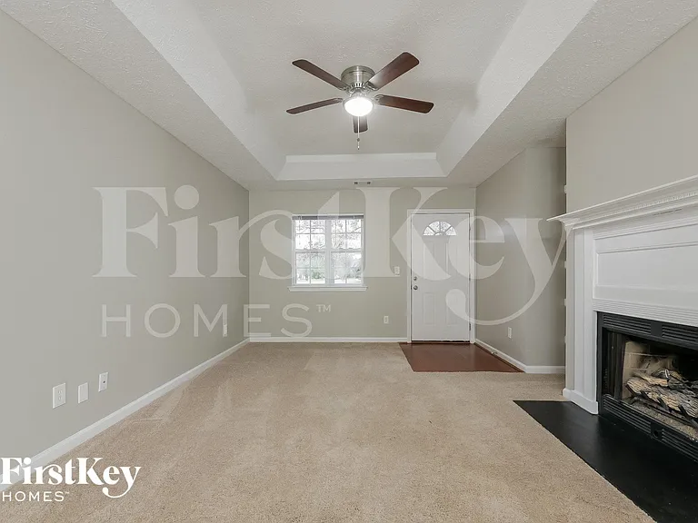 400 Lone Oak Dr — Photo 3