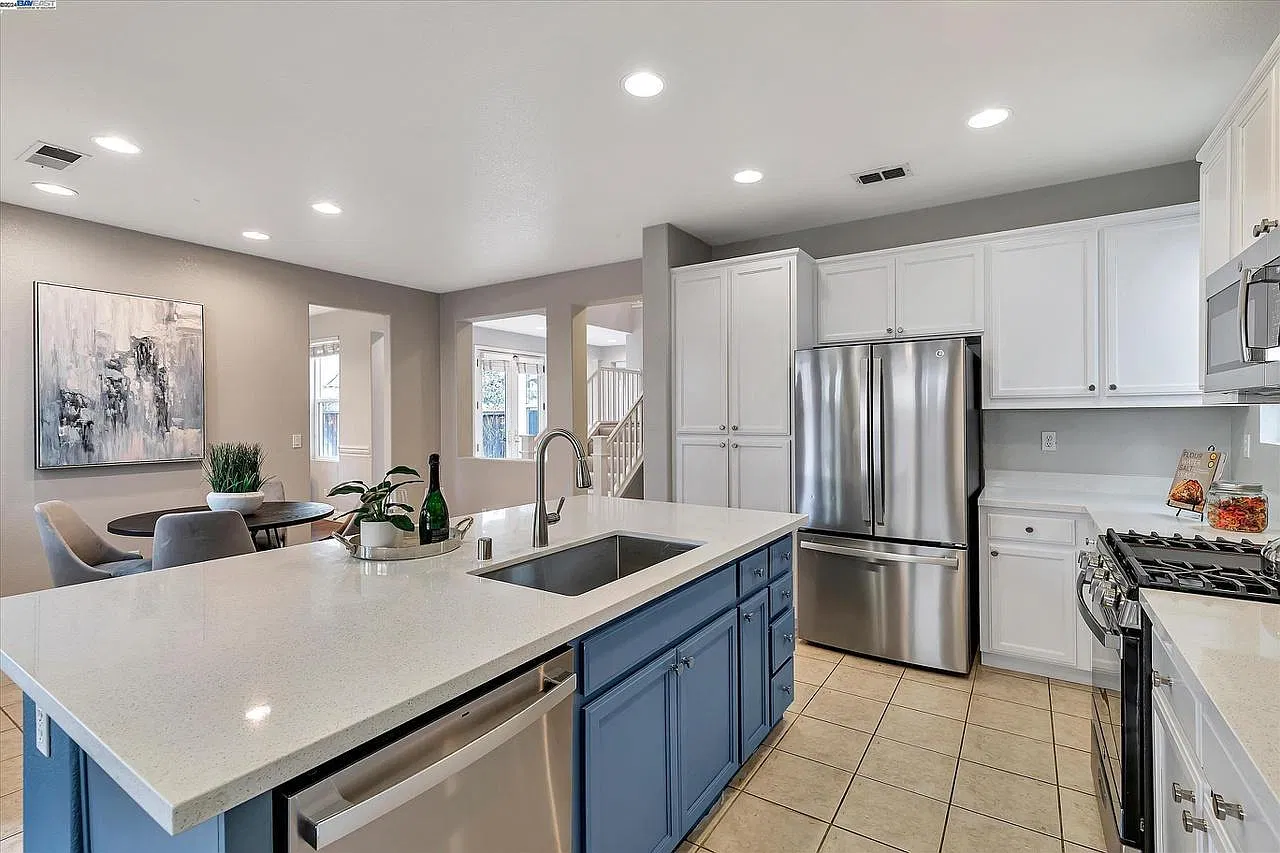 805 Presidio Pl — Photo 1