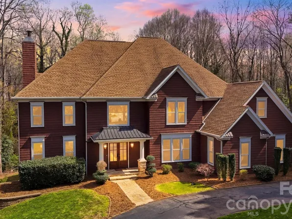 3916 2nd Street Dr NW, Hickory, NC 28601