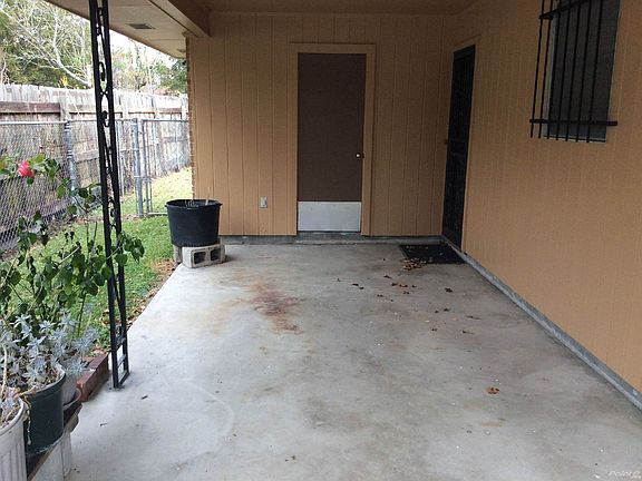 003 Carport