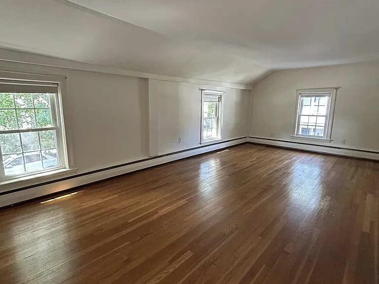 140 Belknap St — Photo 11