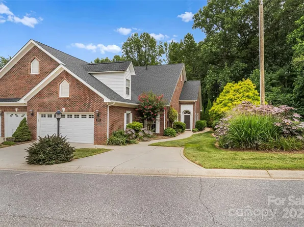 1143 21st Ave NE, Hickory, NC 28601