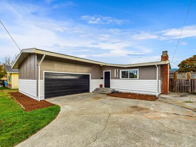 1004 Holly Ln, Fortuna, CA, 95540