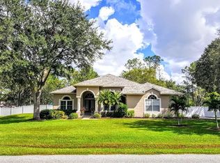 2246 Meadowbrook Dr, Lutz, FL 33558