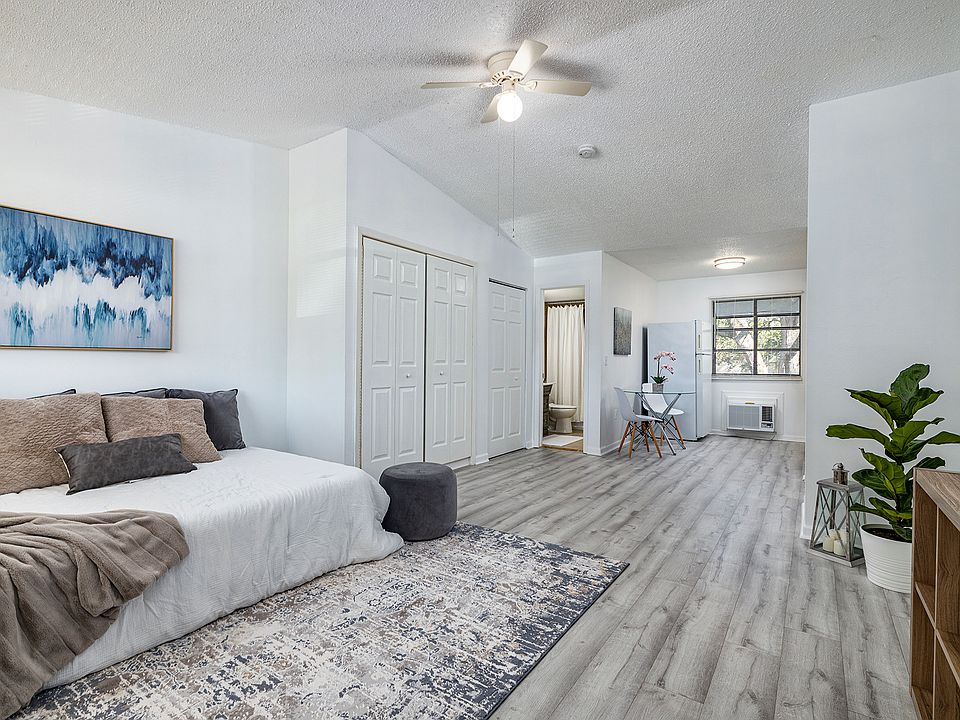 1st image of 2142 Bradford St #422