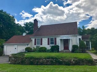 23 Harrison St, Clinton, NJ 08809