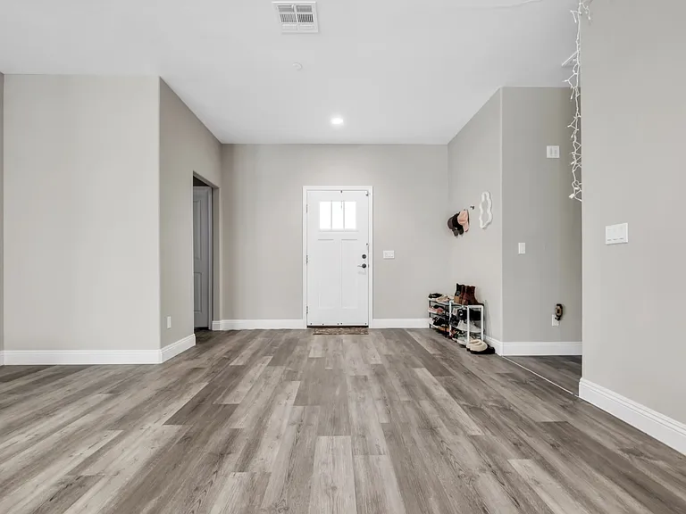9498 Village Center Dr — Photo 5