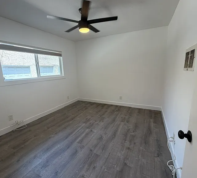 805 Venice Blvd #6 — Photo 11