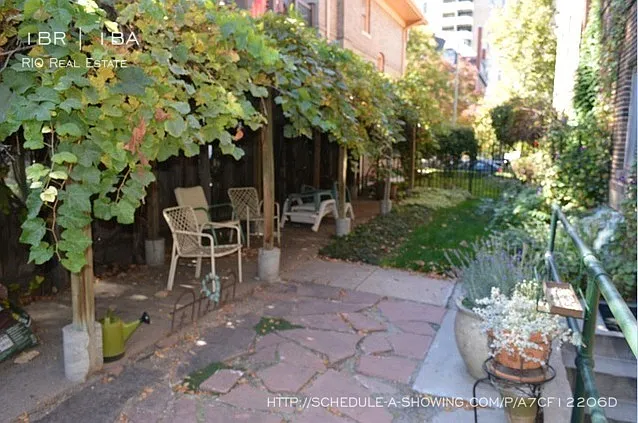 1320 N York St #5 — Photo 7