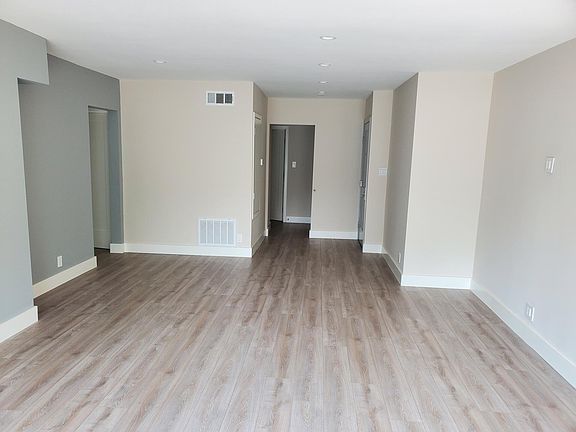 4th image of 1117 S Bedford St APT 102