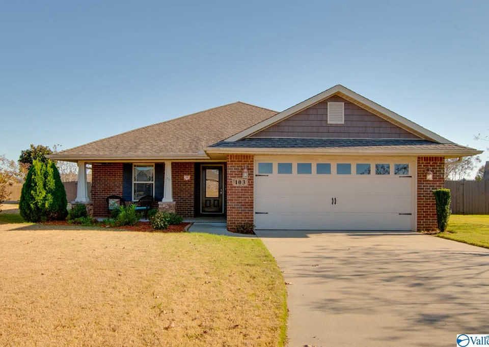 1st image of 103 Willow Tree Dr