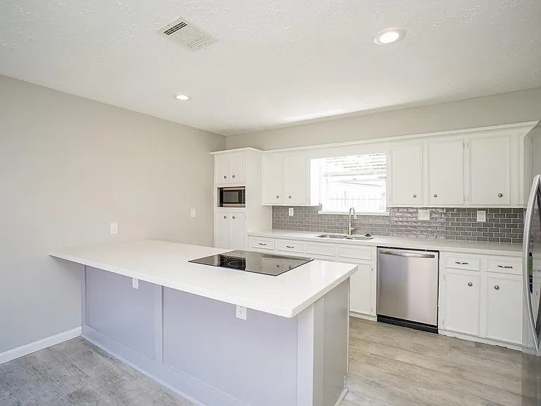 22418 Goldstone Dr — Photo 9