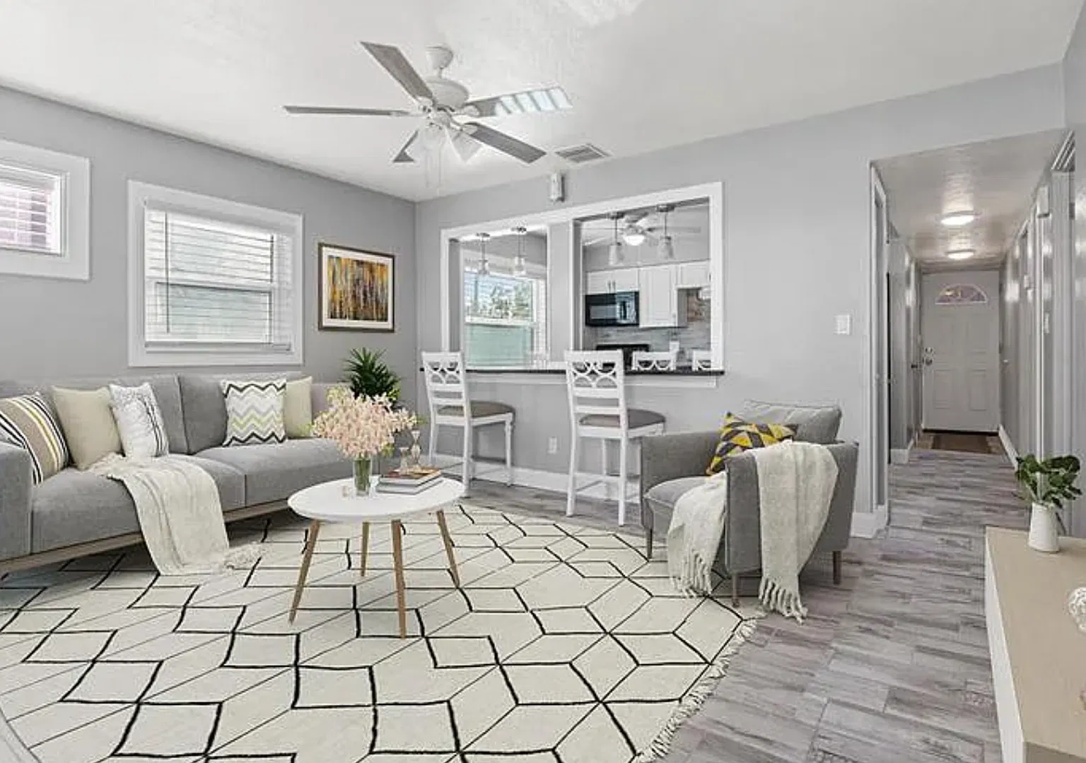 Completely remodeled inside and out, 2 bedroom 1 bath house — Photo 2