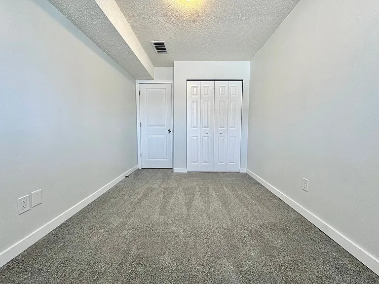 2-1417 43rd St SE #2 — Photo 17
