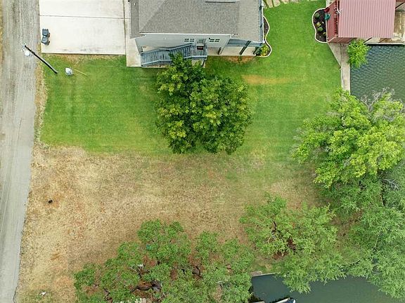 2nd image of 1617 Glencove Dr