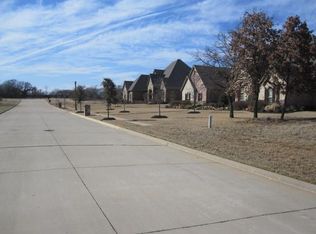 1161 Falcon Ridge Dr, Kennedale, TX 76060