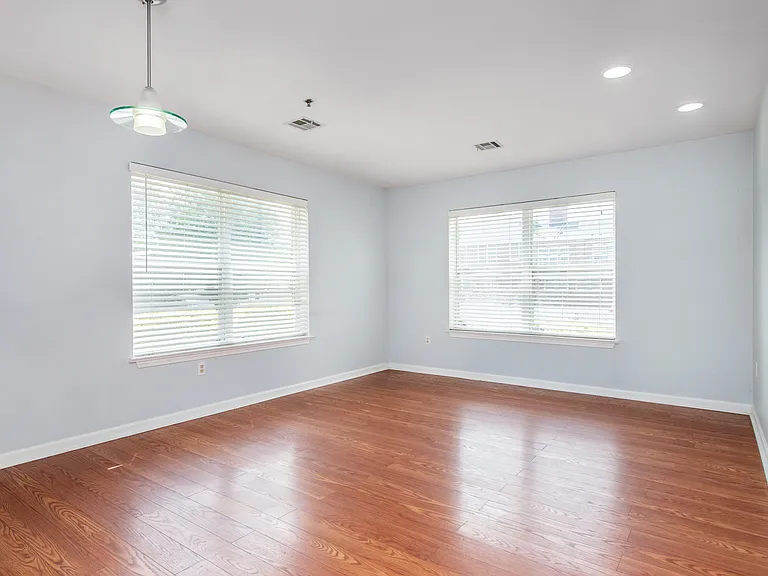 901 Stuyvesant Ave #101 — Photo 8