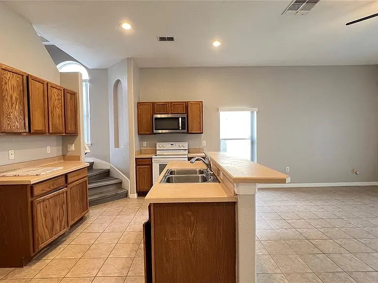143 Vizcay Way — Photo 12