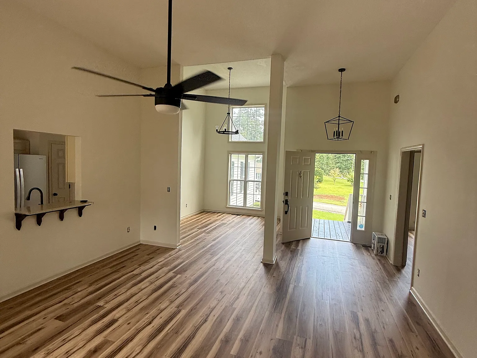 3 bed, 1454 sqft, $2,250 — Photo 3