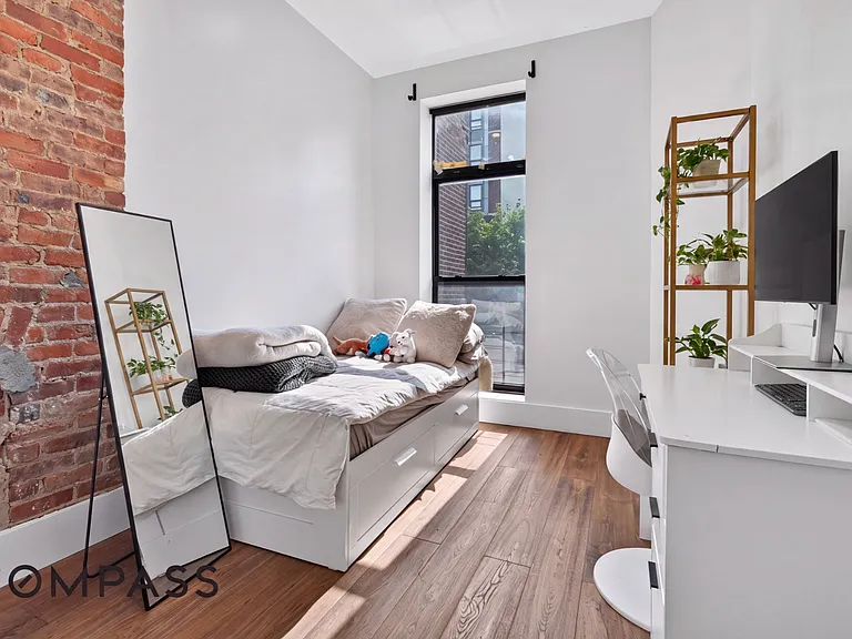 923 Bedford Ave #2F — Photo 6