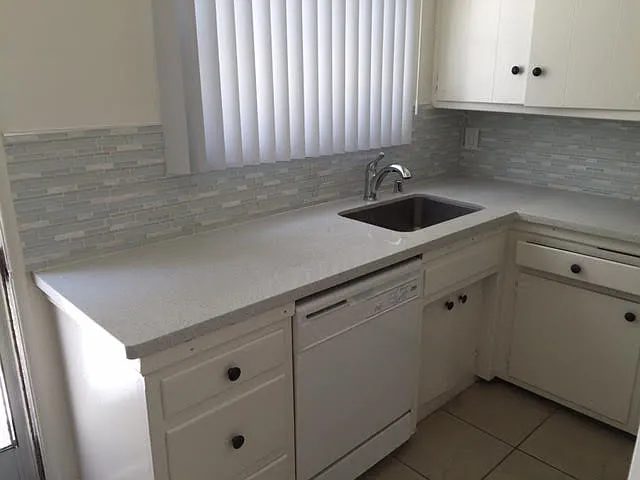 650 Levering Ave #7 — Photo 6