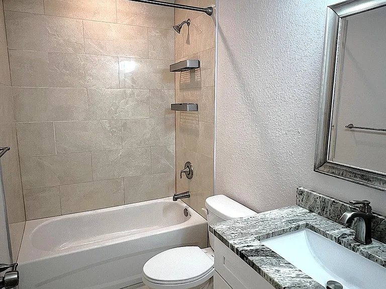 349 SW Dagget Ave — Photo 21