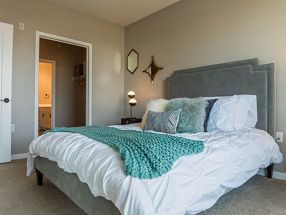 4th image of 1555 Selby Ave APT 338